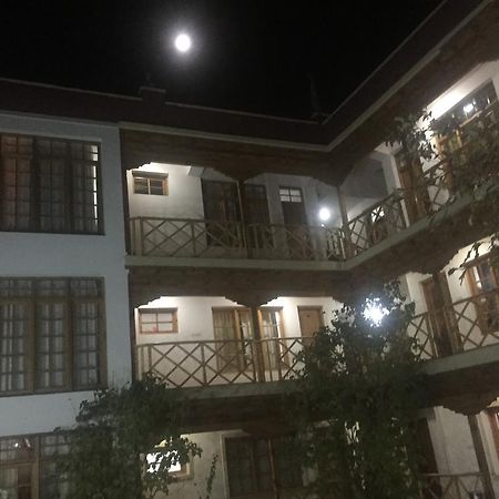 The Auspicious Hotel Лех Экстерьер фото