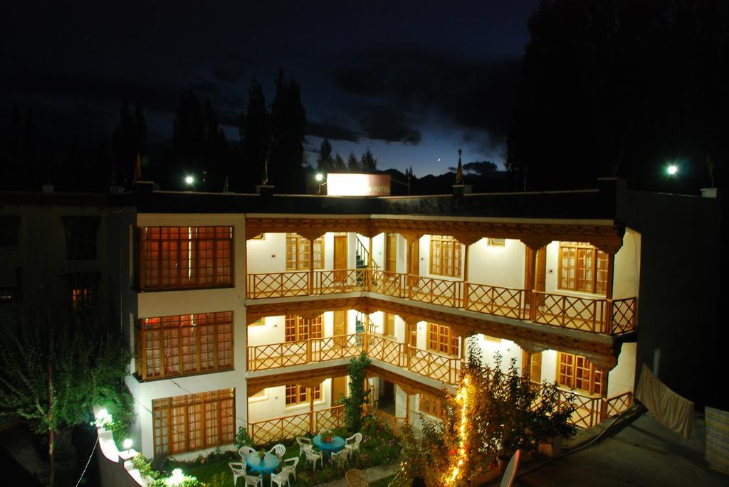 The Auspicious Hotel Лех Экстерьер фото