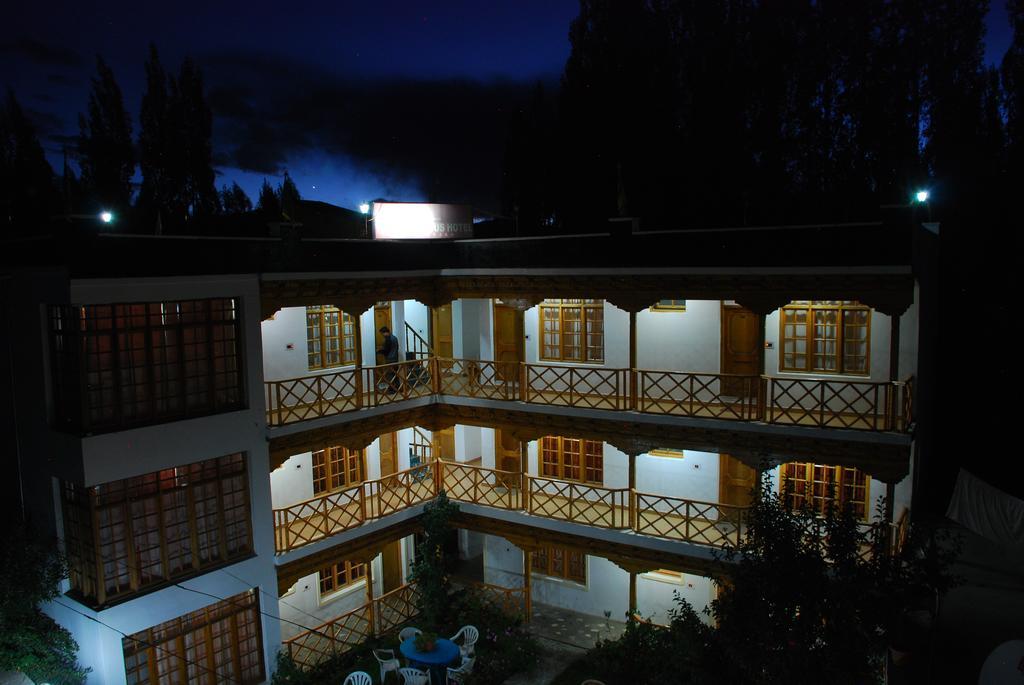 The Auspicious Hotel Лех Экстерьер фото
