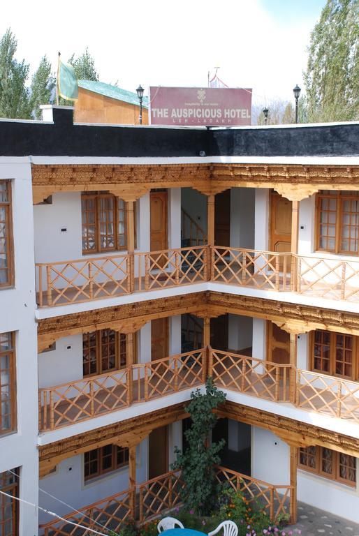 The Auspicious Hotel Лех Экстерьер фото