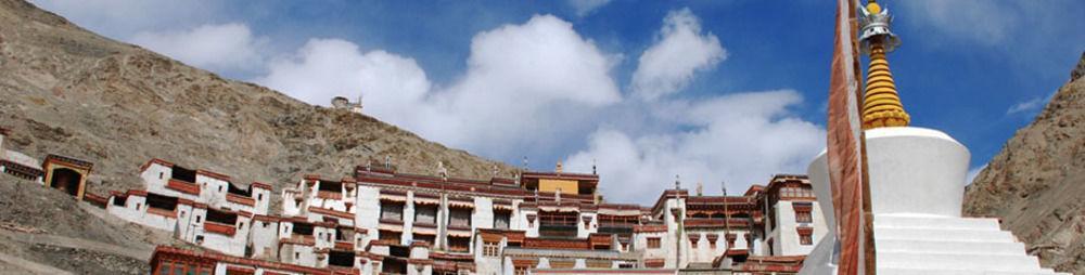 The Auspicious Hotel Лех Экстерьер фото