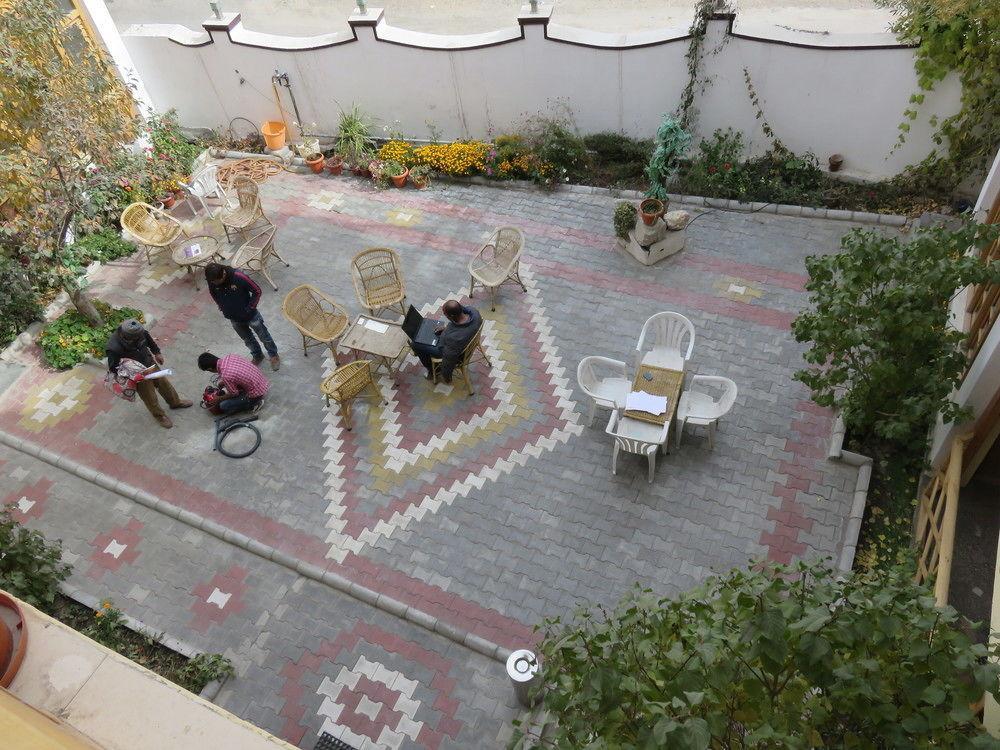 The Auspicious Hotel Лех Экстерьер фото