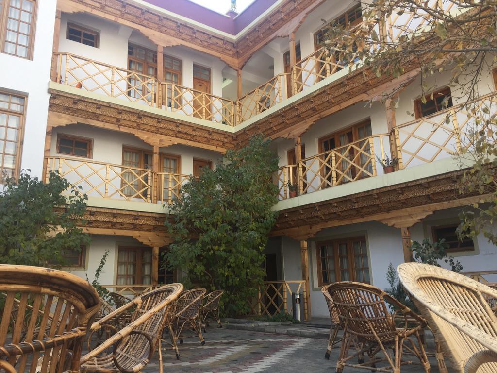 The Auspicious Hotel Лех Экстерьер фото